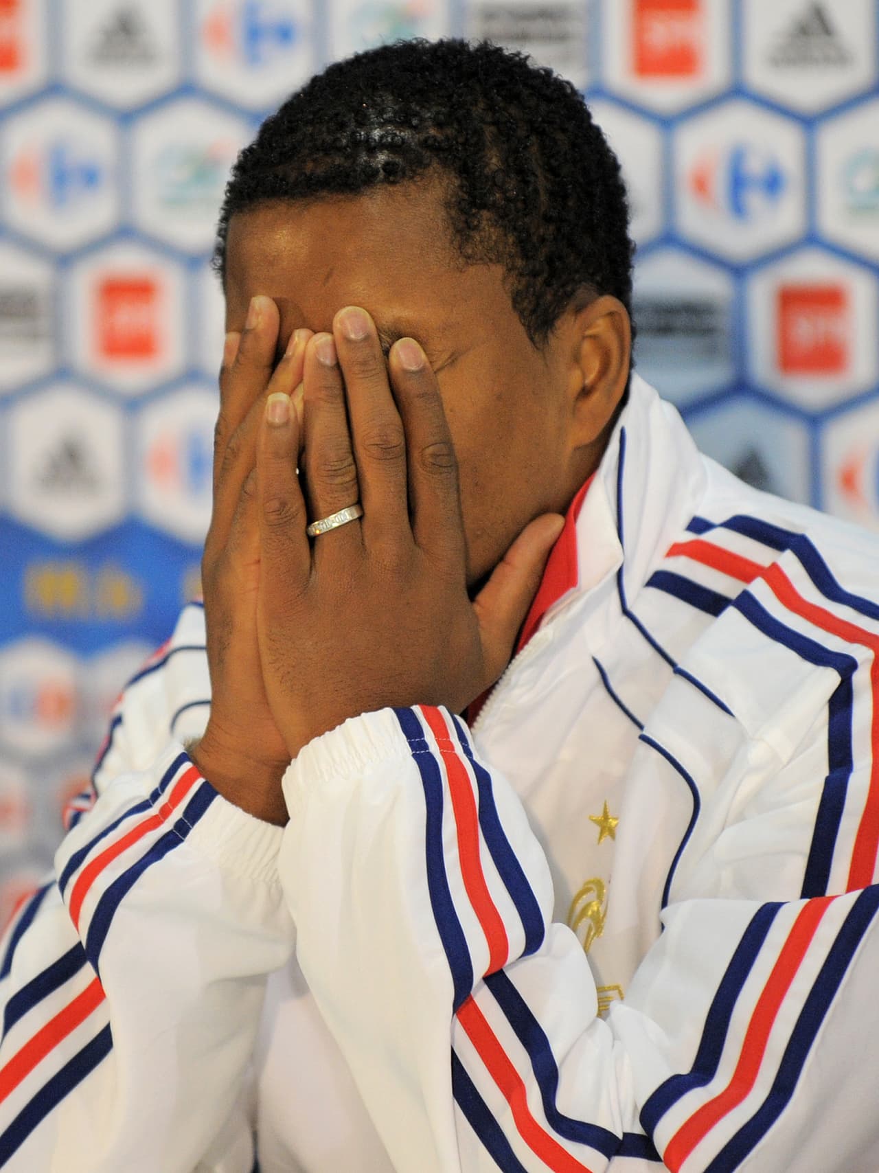 A los franceses se les caía la cara de vergüenza: al parecer fue un conflicto de vestidor.