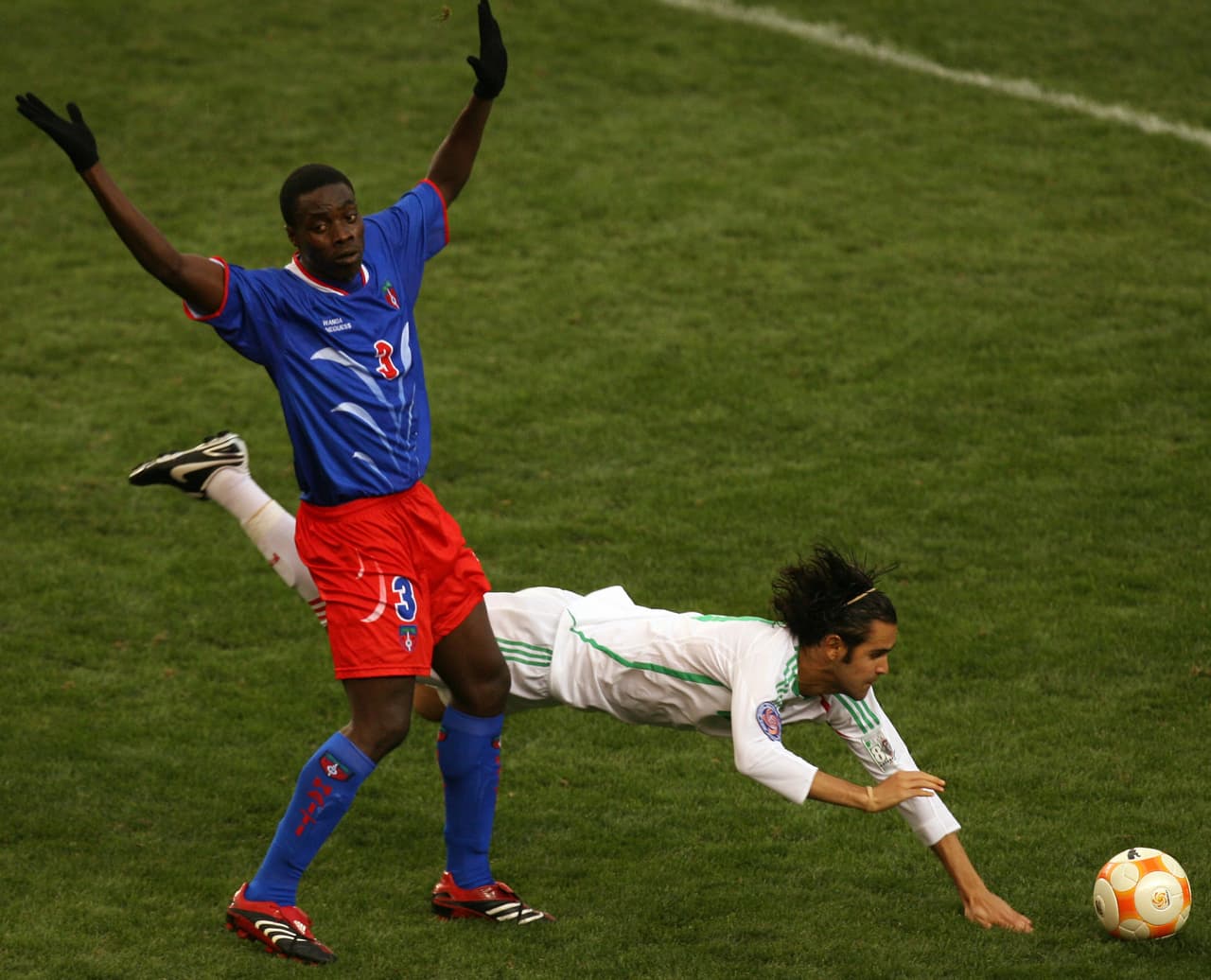 El espíritu chocarrerro de Kalusha también se le apareció a una de las muchas generaciones doradas de México en el torneo pre-olímpico del 2008.