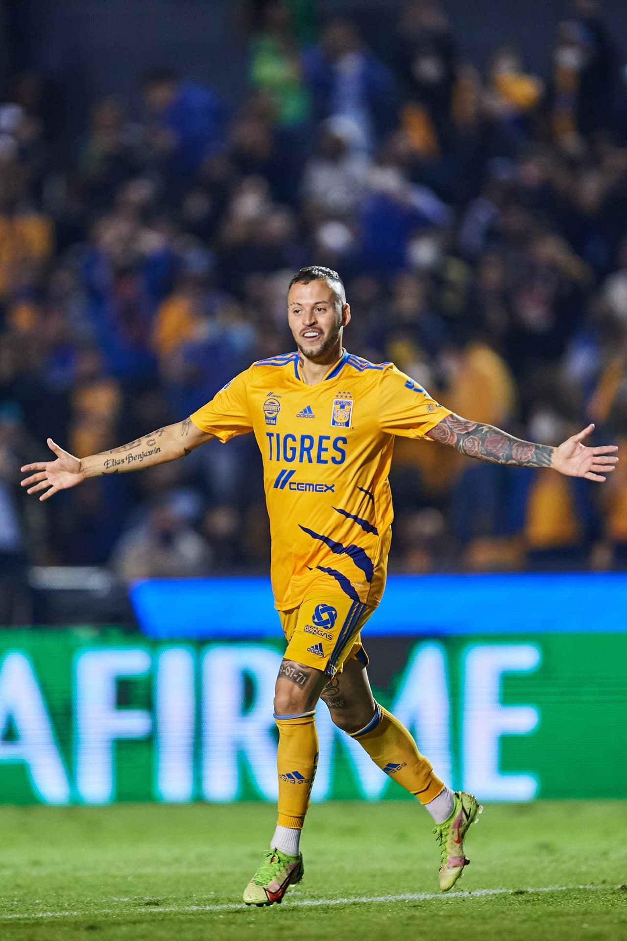 Nicolás López abrió el marcador apenas a los 6 minutos de juego.