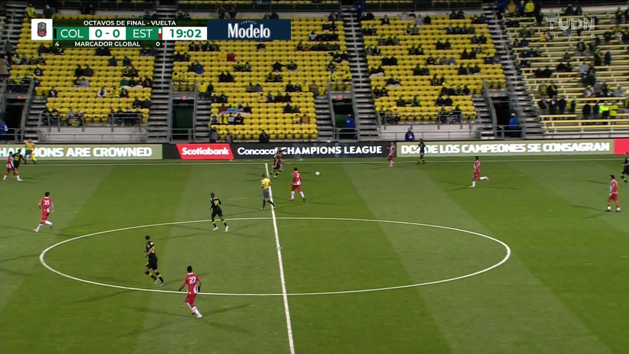 ¡TIRO ATAJADO! disparo por Juan Barrera.