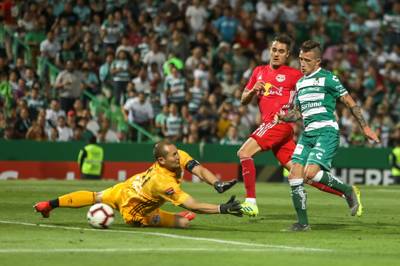 A los 76 minutos el uruguayo Brian Lozano se encargo de marcar el 2-2 para apaciguar la rebeli´ón de los Red Bulls.
