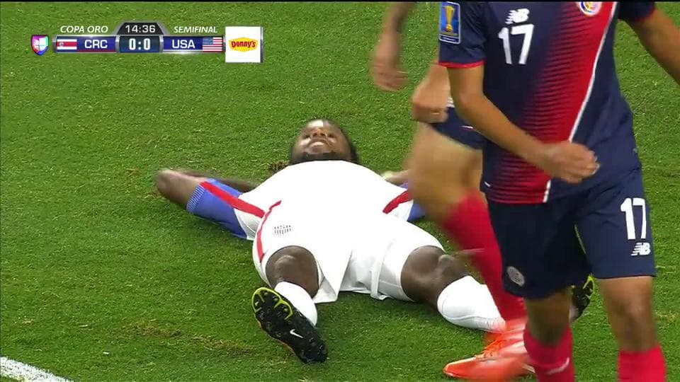 Disparo afuera de Kellyn Acosta