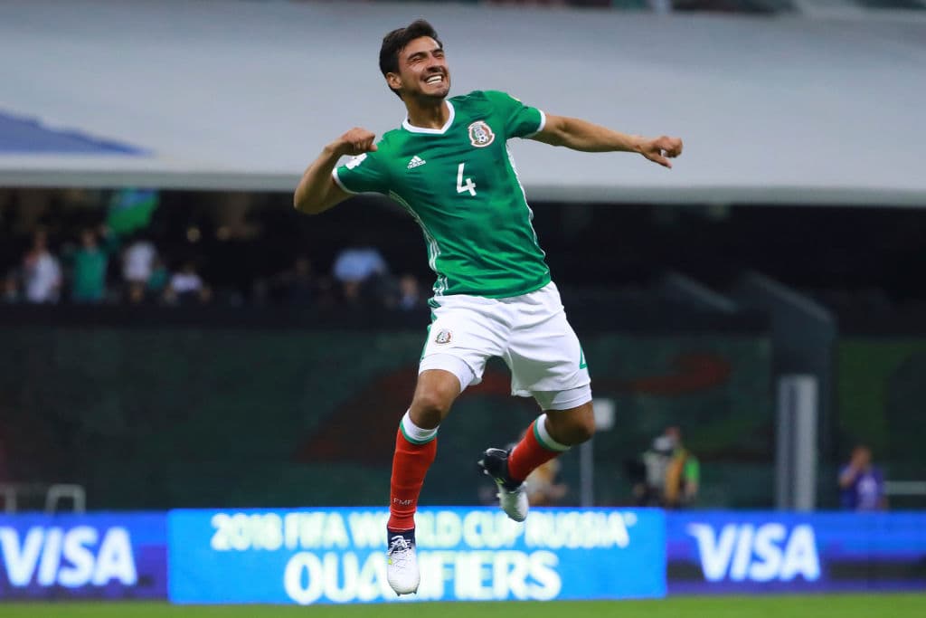 Al final de esta novela, Oswaldo Alanís firmó por dos años con Real Oviedo, de la Segunda División de España, con lo que el defensa celebra por hacer realidad su sueño europeo.