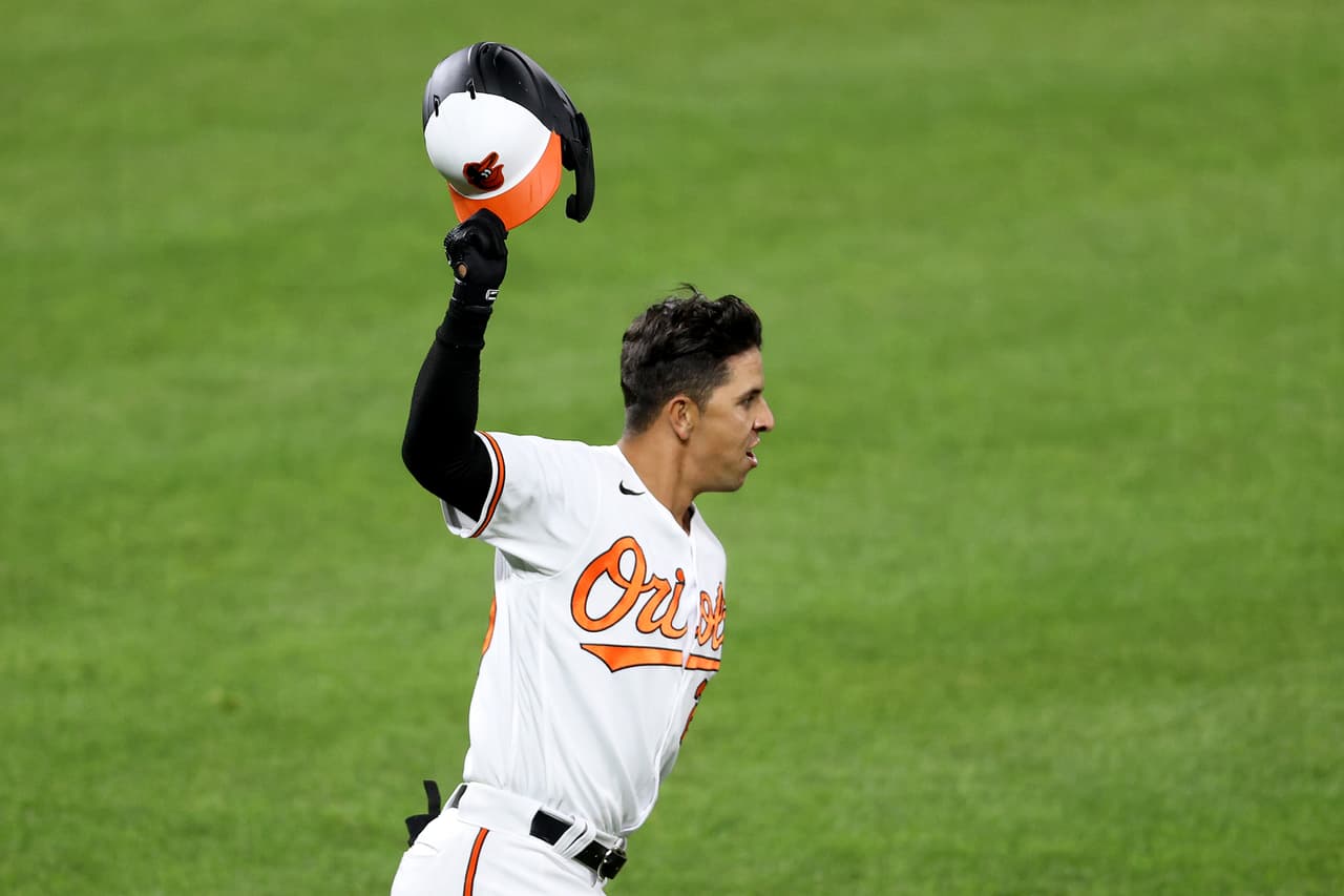Ramón Urías da triunfo a Orioles; Dodgers aplastan a Rockies