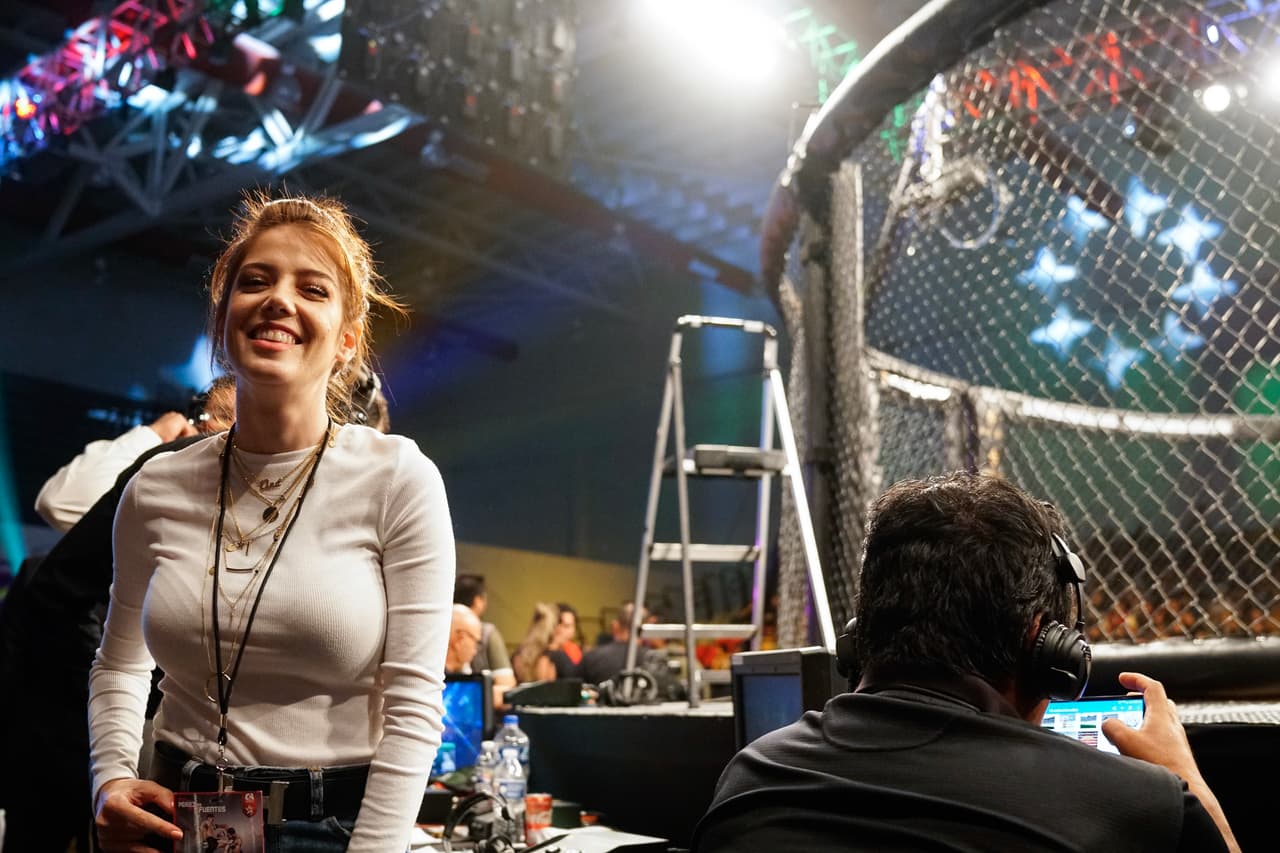 La belleza y la sensualidad de las mujeres del ring y de algunas de las asistentes en Combate Américas fue un ingrediente que le dio más color al encuentro de artes marciales mixtas.