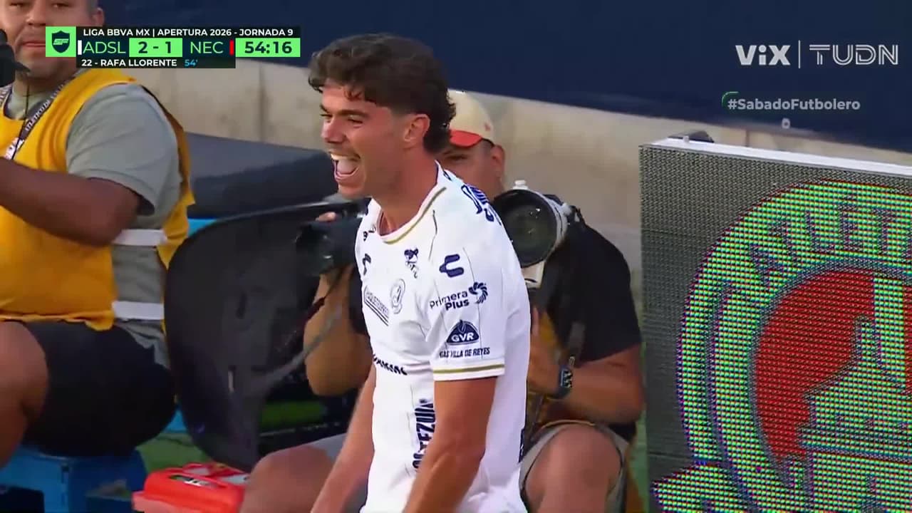¡San Luis le da la vuelta al marcador! Tras mala salida del arquero, Llorente la empuja a las redes