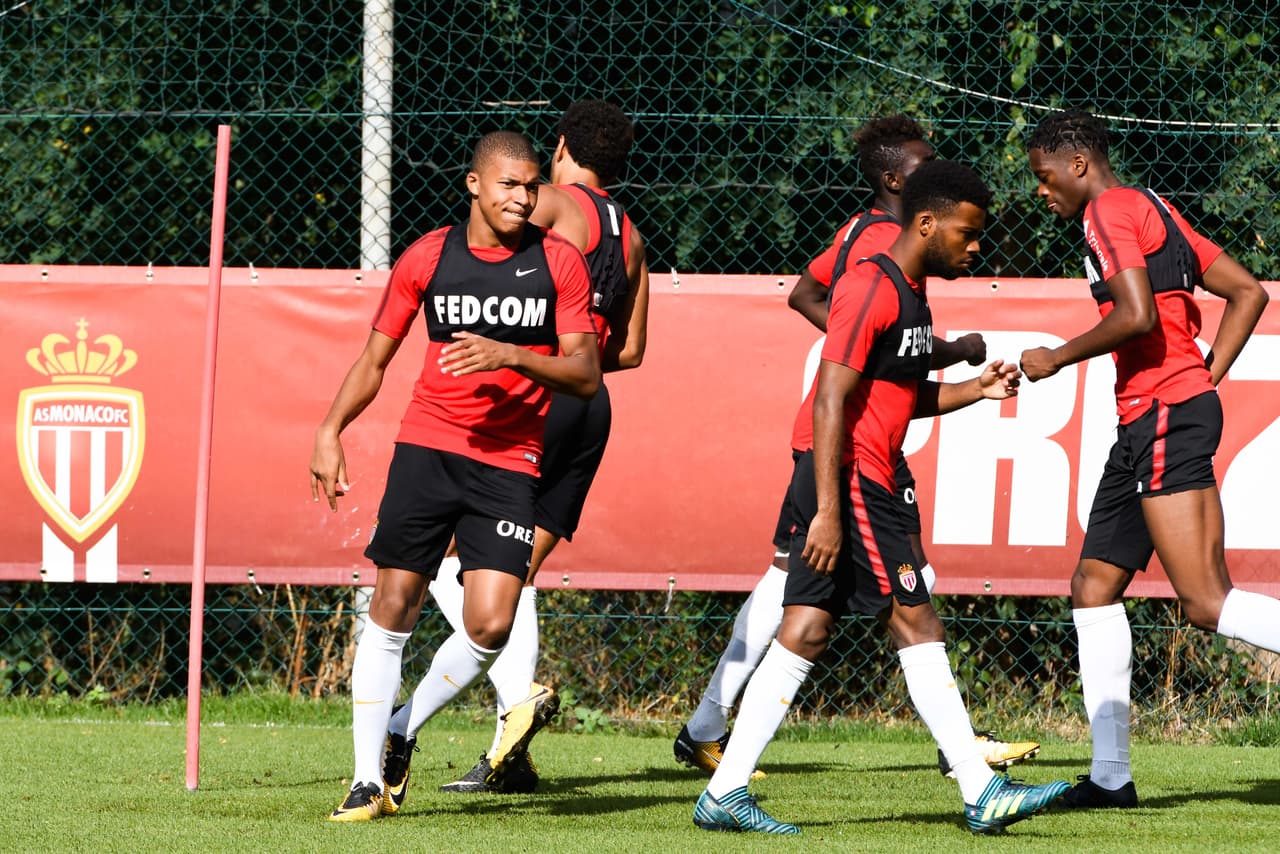 En medio de esta información, Mbappé se alista con miras al próximo partido de la Liga de Francia con Mónaco, con el que ya jugó en el actual torneo en la primera jornada.