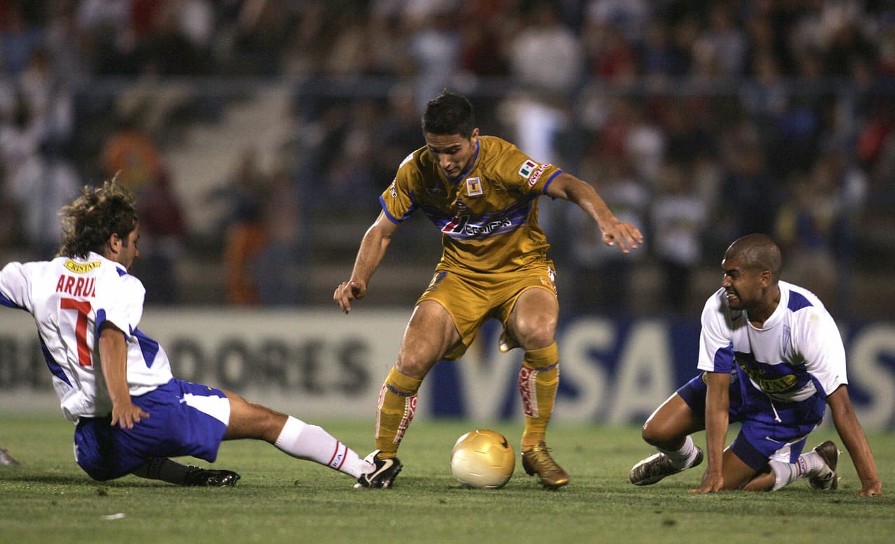 Aldo De Nigris estuvo en Tigres de 2002 a 2007 y con el equipo felino marcó 20 goles en 106 partidos jugados.
