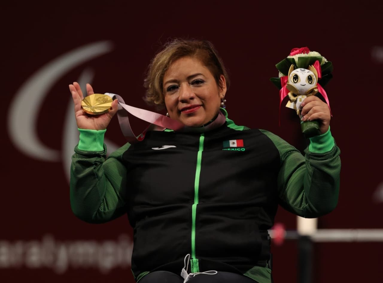 ¡Amalia Pérez gana medalla de oro en powerlifting en Tokyo 2020!