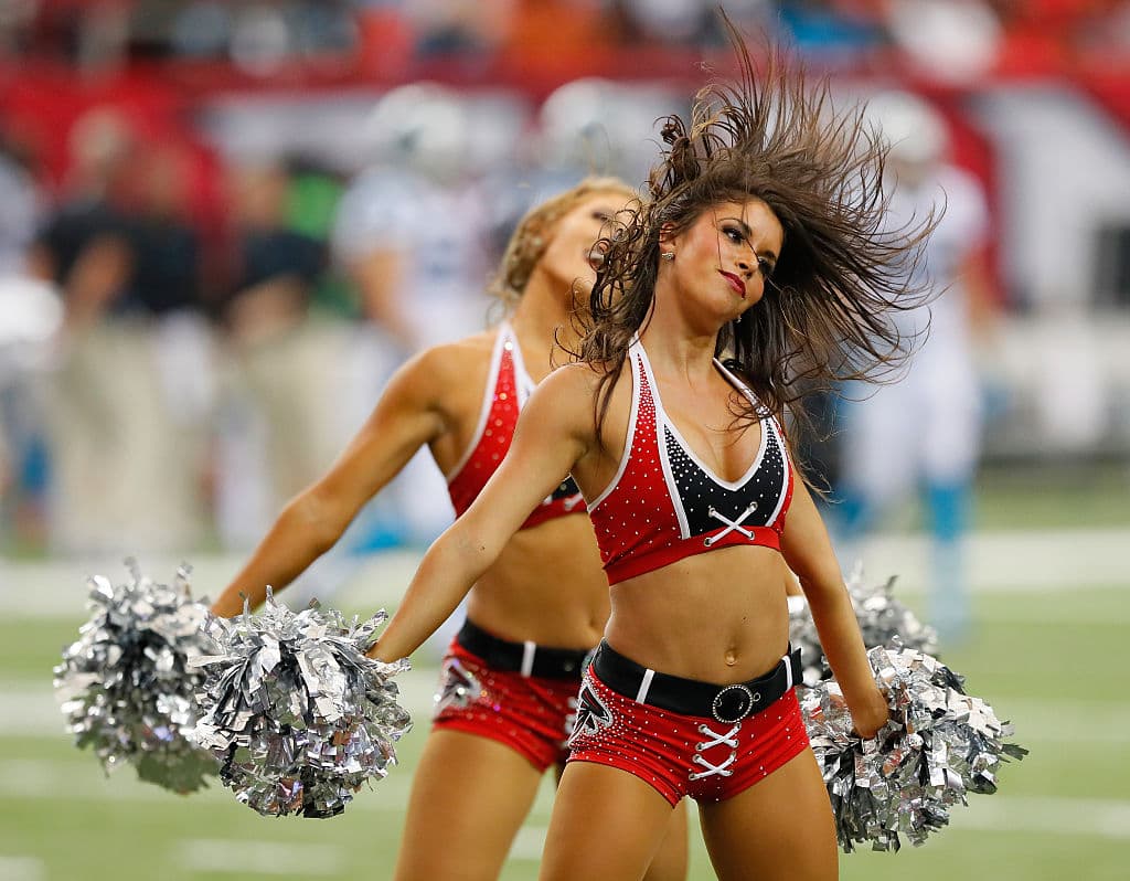 Los Atlanta Falcons tuvieron la ofensiva más explosiva de la NFL esta temporada y lucharan por un pase a la Final de división ante los Seahawks. Gran parte de su éxito se debe al apoyo incondicional que les brindaron sus bellas cheerleaders.