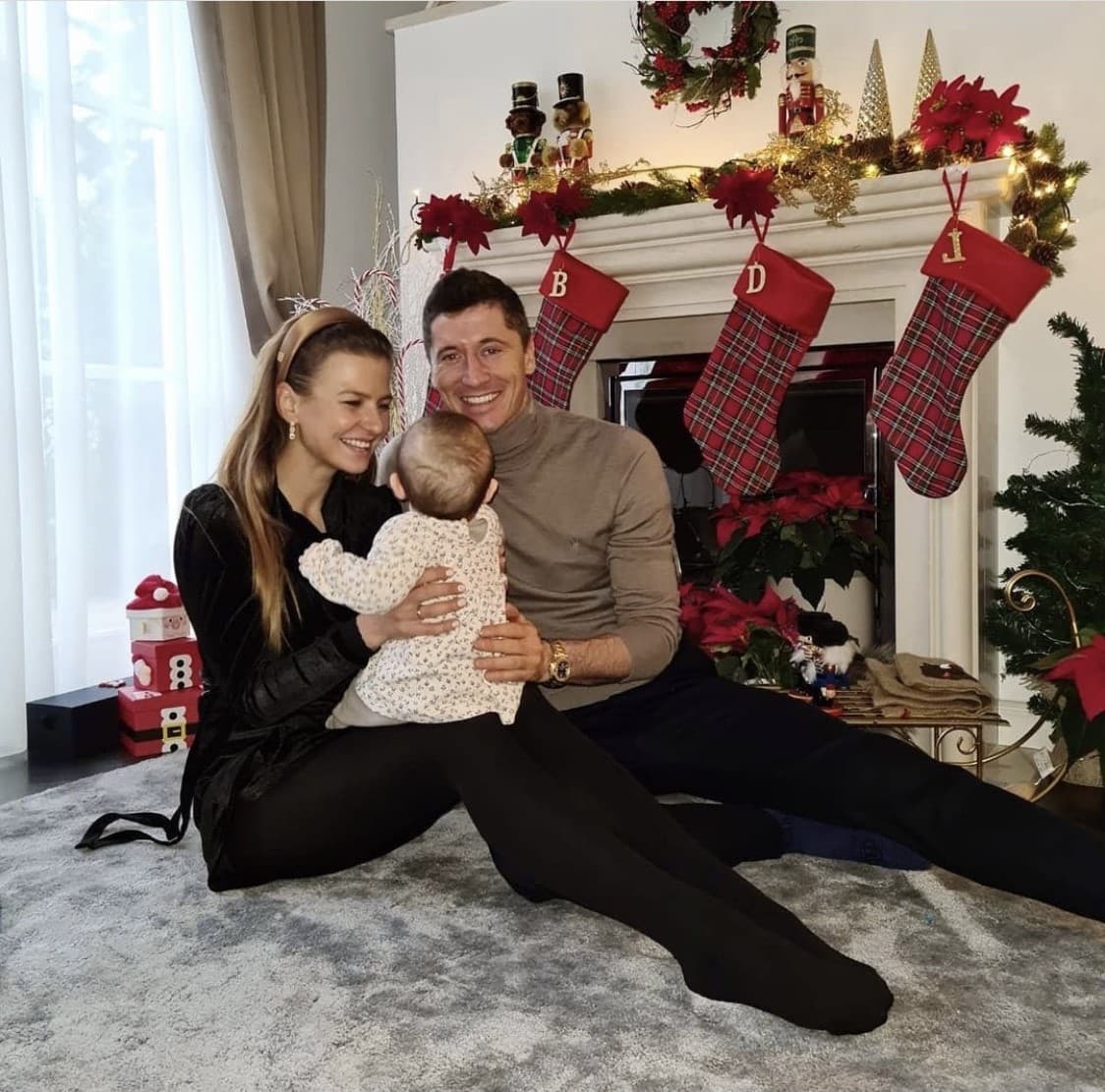 La talentosa deportista se graduó de la Academia de Educación Física de Varsovia en 2012.
<br>