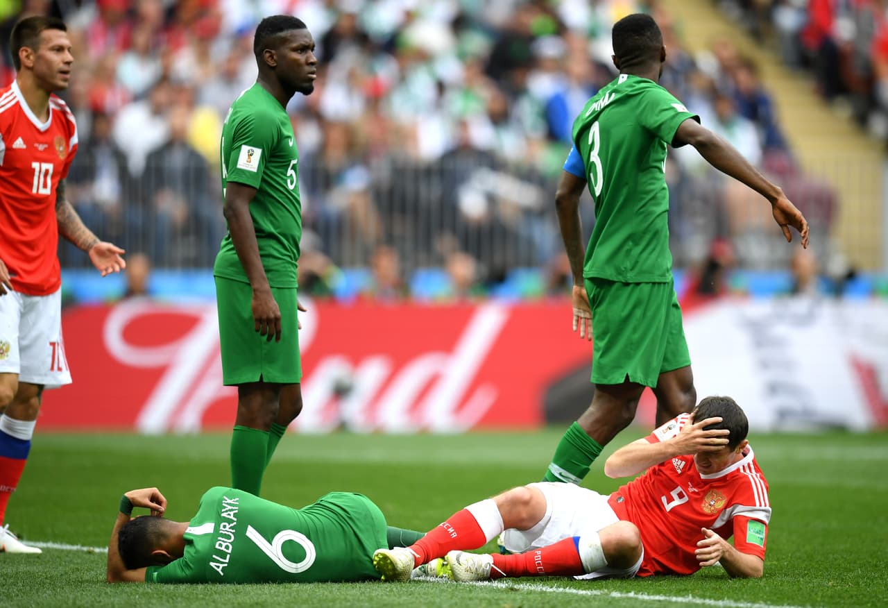 Aún así, por momentos chocaron entre ambos equipos, en un juego que fue poco lúcido entre dos equipos que están muy abajo en la clasificación de FIFA.