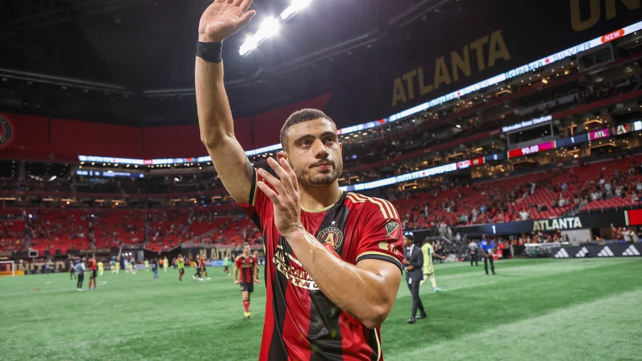 Jugador griego gana a Messi el premio Revelación del Año de la MLS