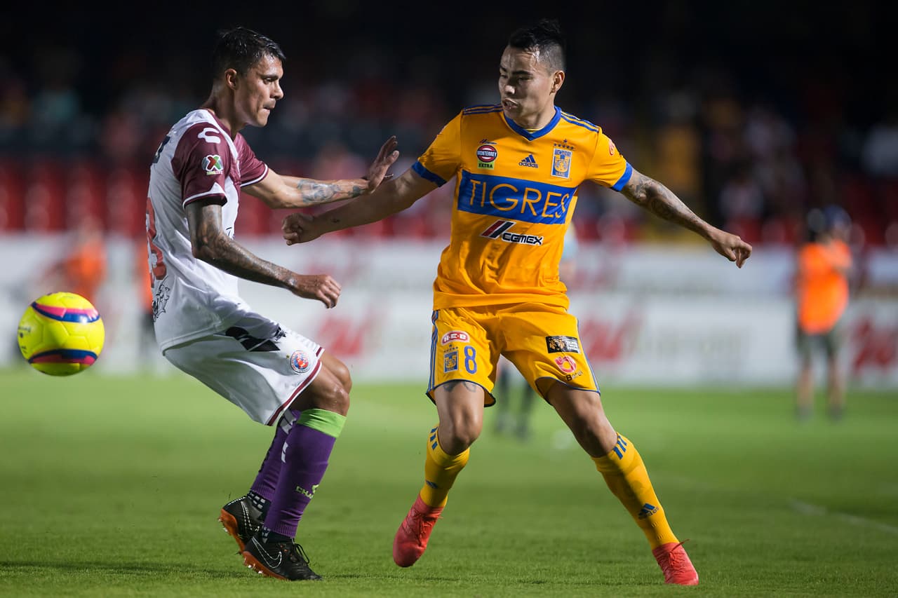 Muy temprano, al minuto 8, Lucas Zelarrayán se encargó de abrir el marcador tras asistencia del ecuatoriano Enner Valencia.