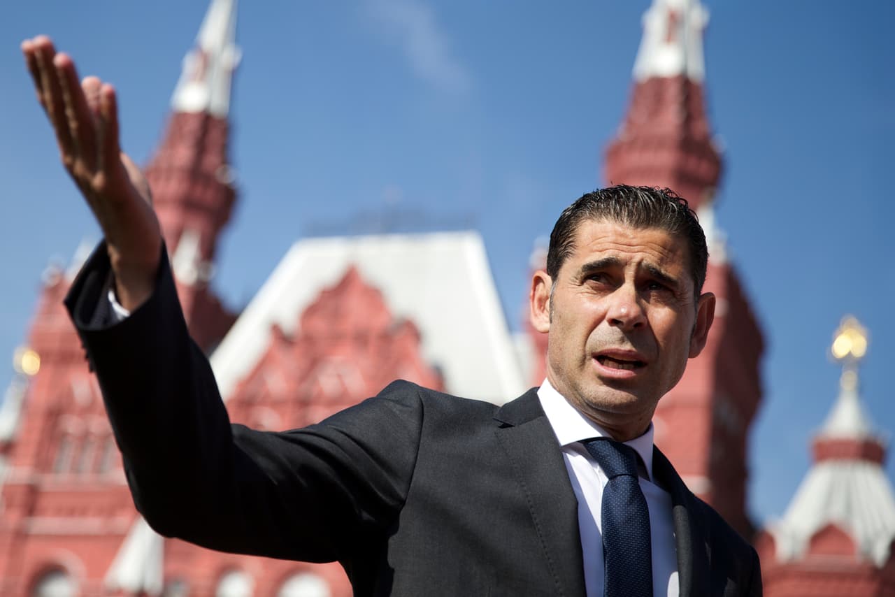 Sus máximos referentes son el madridista Fernando Hierro, así como Franco Baresi.