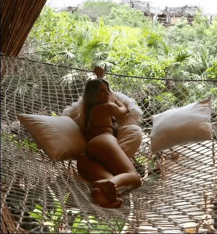 Sarah, en un pie de foto escribió ‘He aprendido que nada dura para siempre y que abrazar todas las estaciones de la vida... buenas y malas porque todos esos sentimientos y emociones nos hacen humanos’.