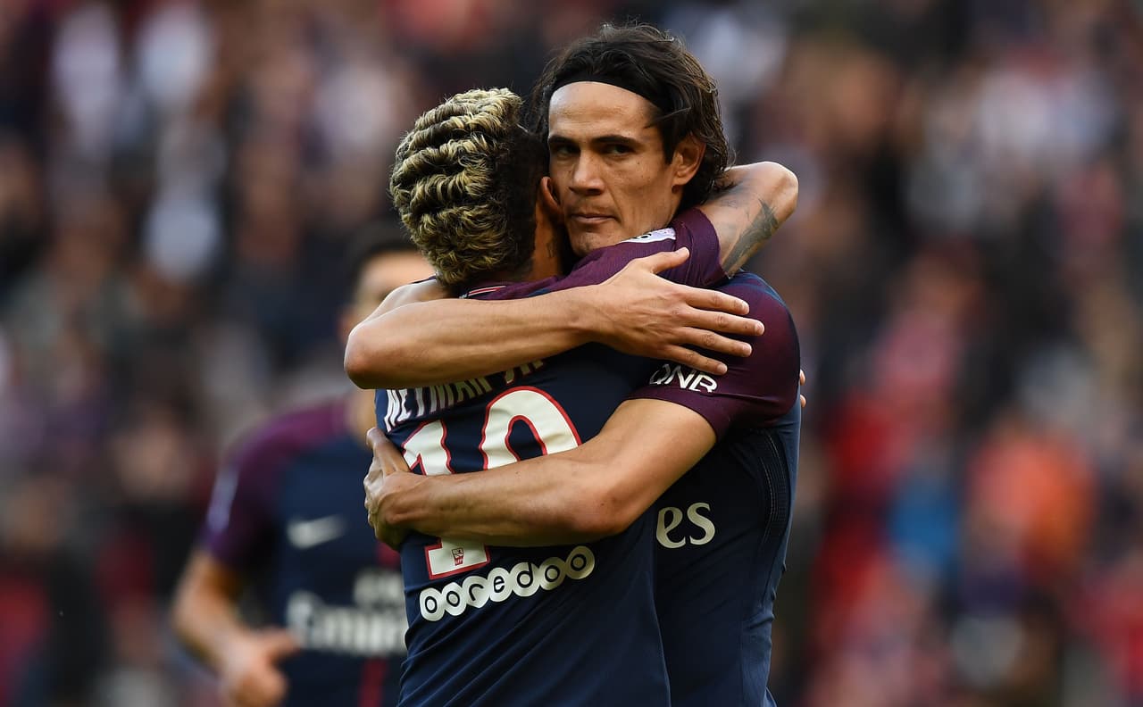 Cavani sobre diferencias con Neymar: "Son cosas del fútbol, se arreglan en vestuario"