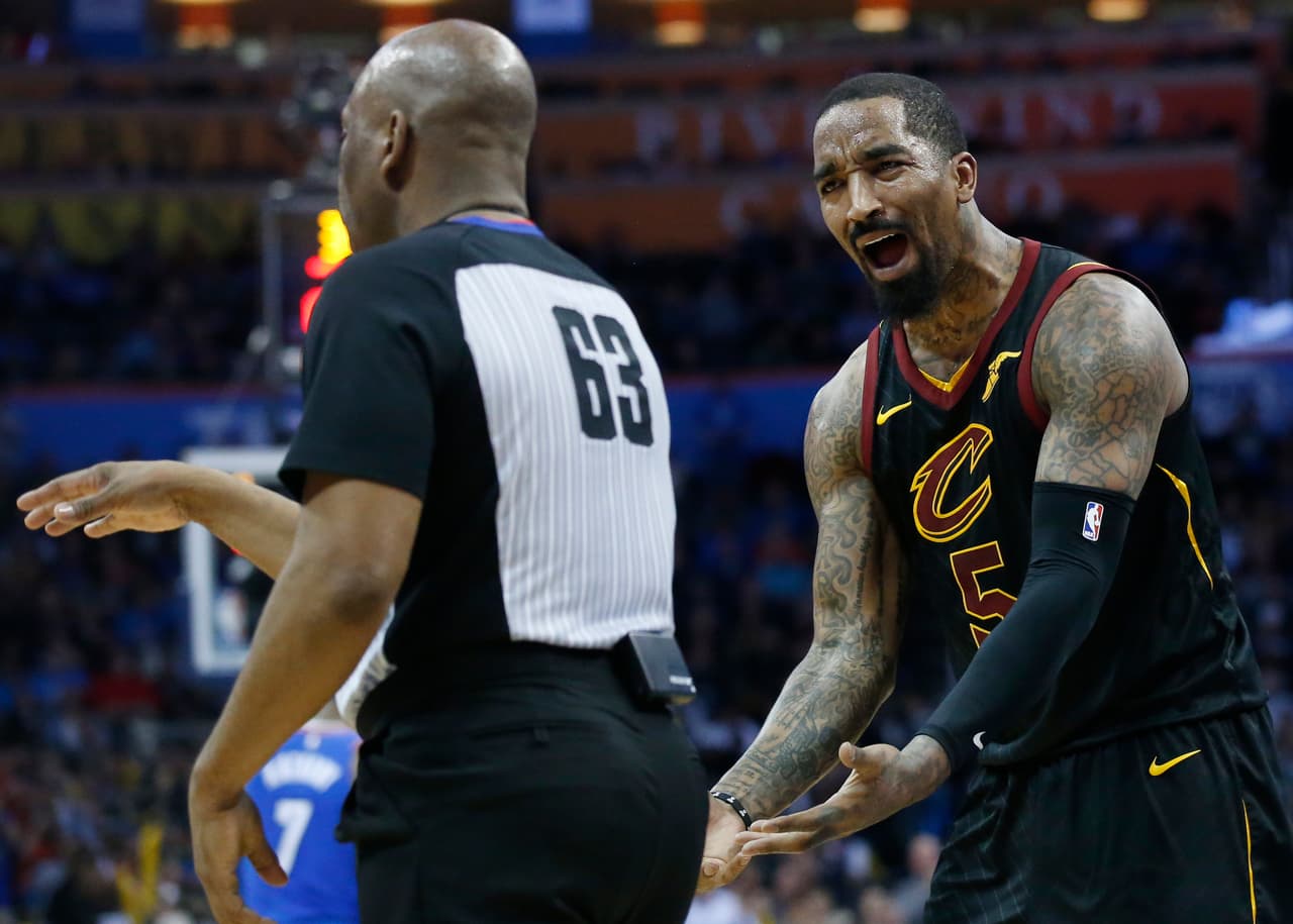 J.R. Smith fue suspendido un partido por una agresión poco común: lanzarle una sopa al ayudante del entrenador de los Cleveland Cavaliers.