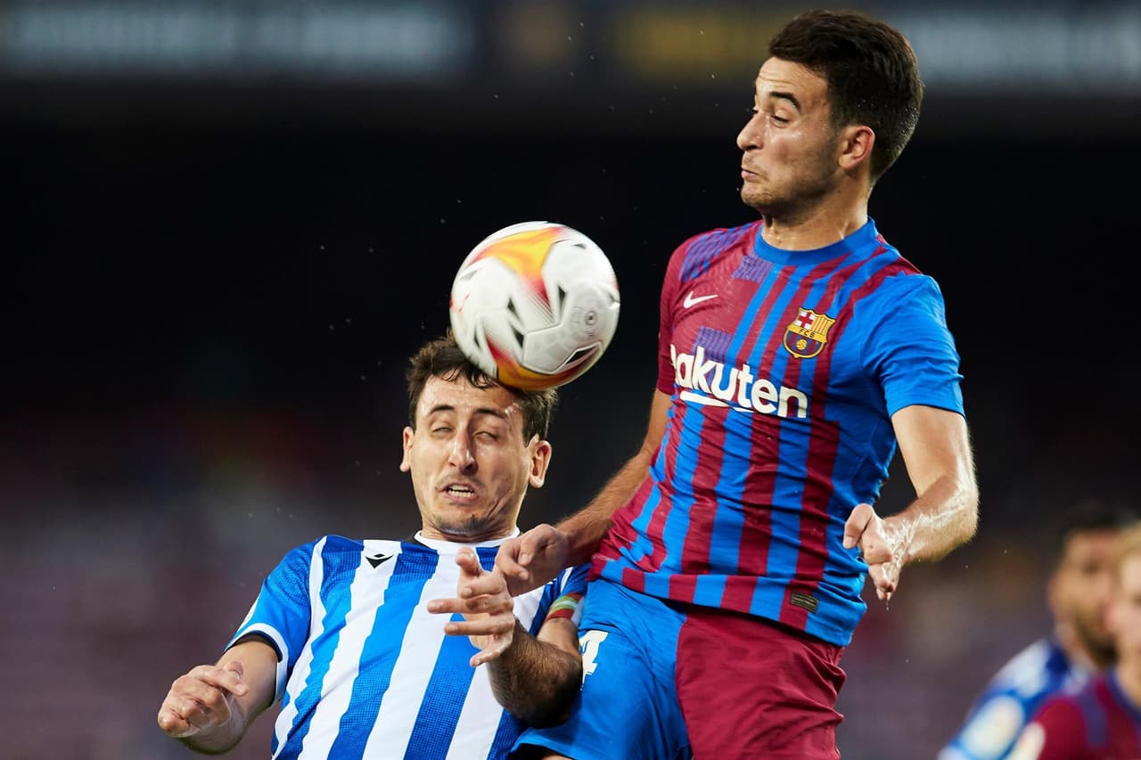 Barcelona se impone ante la Real Sociedad con un marcador de 4-2, tras la salida de Messi del Barcelona. Gerard Piqué (19') se encargo hacer el primer tanto para los culés, seguido de Martín Braithwaite con doblete, pero el equipo visitante sumó dos más por parte de Cienfuegos (82') y Oyarzabal (85'), ya al filo del partido, Sergi se encargó de hacer el cuarto tanto de la victoria.