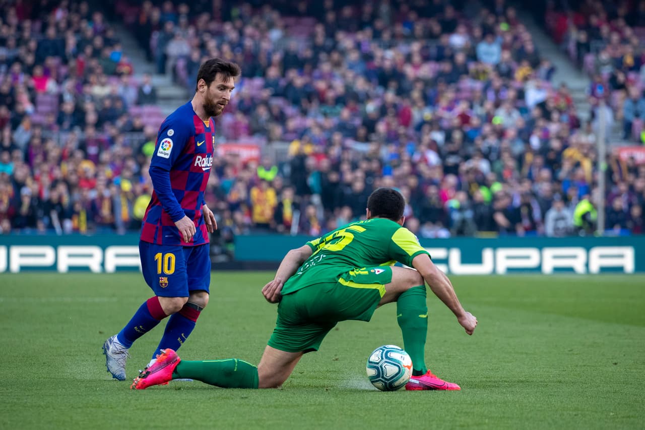 Leo Messi brindó un espectáculo en el Camp Nou ante Eibar y marcó pokar.