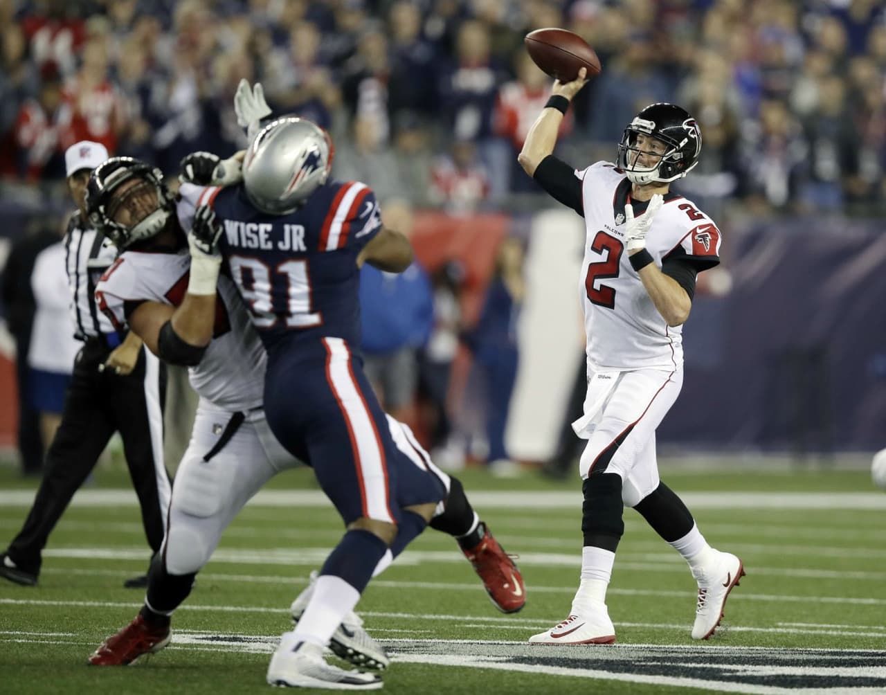 Del otro lado, Matt Ryan no pudo aprovechar que se enfrentaba a una de las defensas más débiles de la temporada. Los Pats volvieron a ser los de 2016.