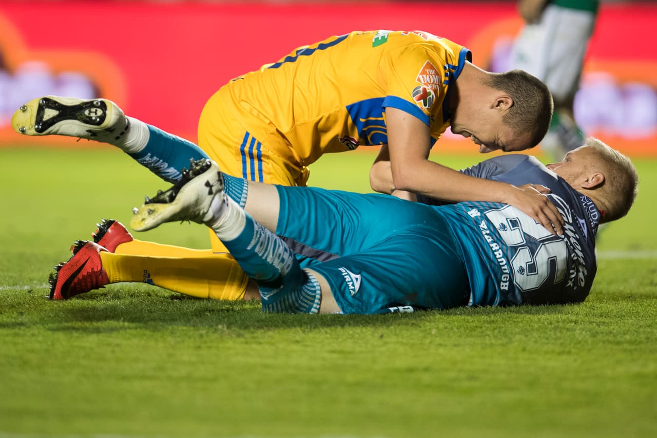 Ambos porteros tuvieron una destacada actuación. William Yarbrough y Nahuel Guzmán defendieron sus marcos con grandes atajadas.