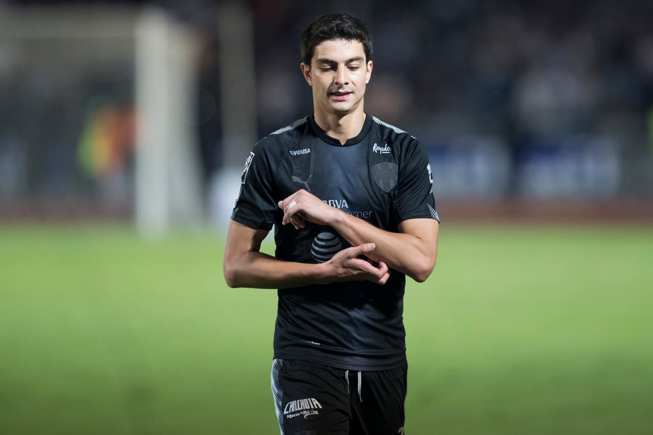 Stefan Medina, defensa de Monterrey que estará con Colombia.