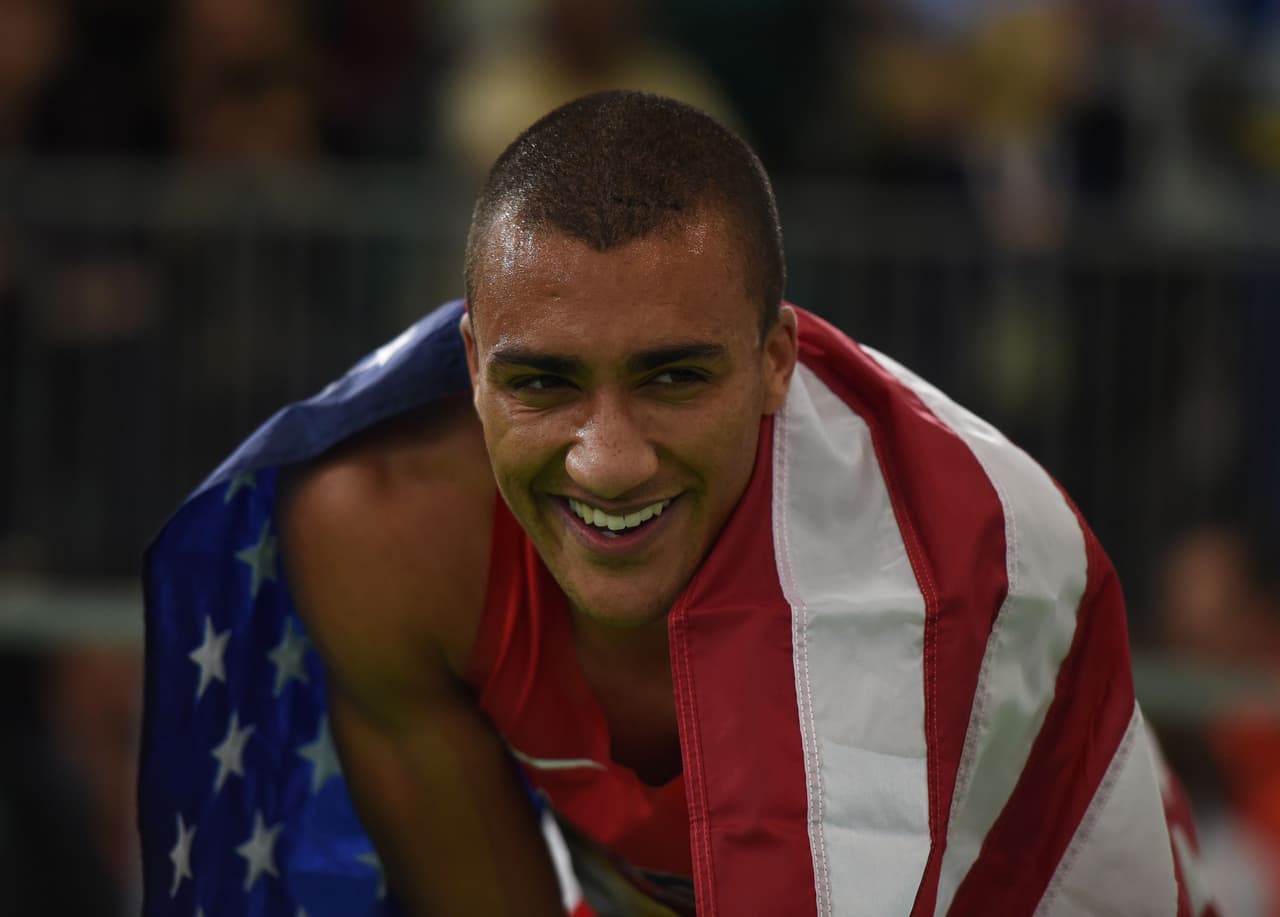 Brianne Theisen-Eaton y Ashton Eaton. La pareja de esposos corredores de heptatlón y decatlón buscará cada uno su medalla olímpica. "Estoy dispuesto a arriesgar casi cualquier cosa para ir a los juegos olímpicos. Quizás esto es sólo algo donde la gente está volviendo loca por nada", comentó Ashton.