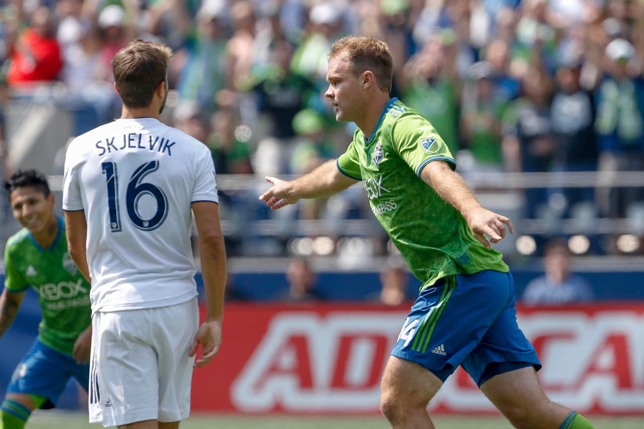 Chad Marshall lució solido en la defensa de Seattle Sounders que no recibió gol en la fiesta de 5-0 sobre LA Galaxy, y además marcó uno de los goles Esmeraldas.