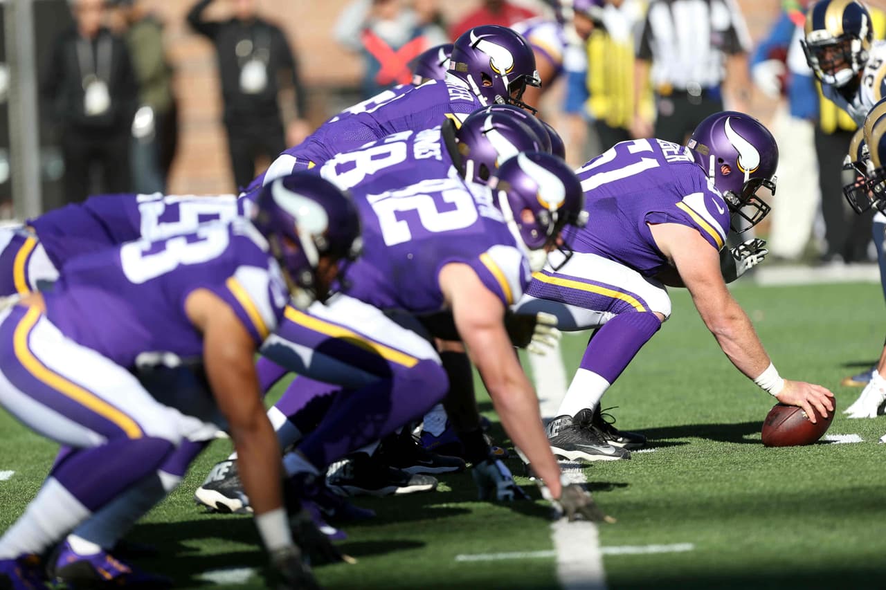 5. MINNESOTA VIKINGS - Ligaron 4 victorias, ya alcanzaron a Green Bay en la cima del Norte de la Conferencia Nacional y encontraron un tridente ofensivo muy productivo: Teddy Bridgewater, Stefon Diggs y Adrian Peterson. La defensiva escala lugares, es la séptima mejor de la Liga.