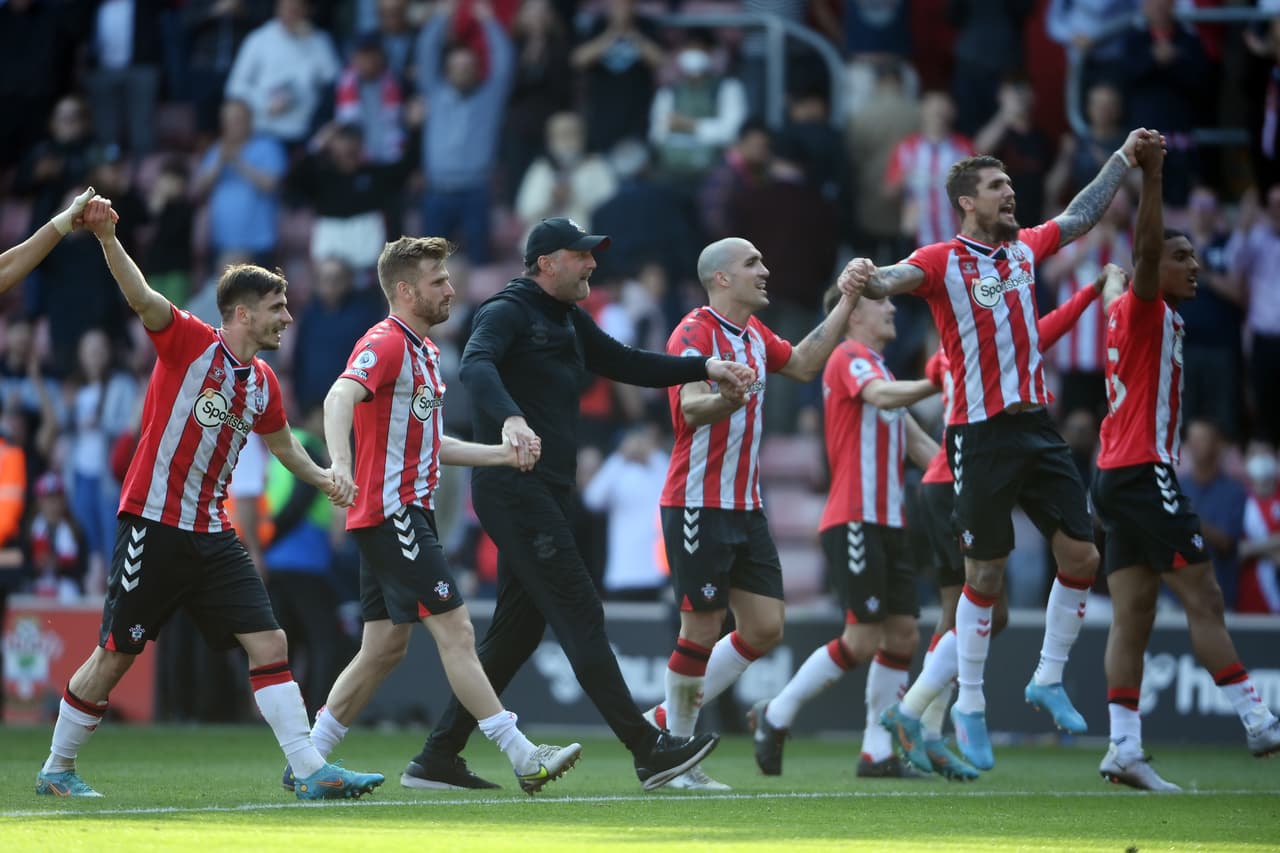 Southampton sorprendió 1-0 al Arsenal con gol de Jan Bednarek en la Jornada 33.