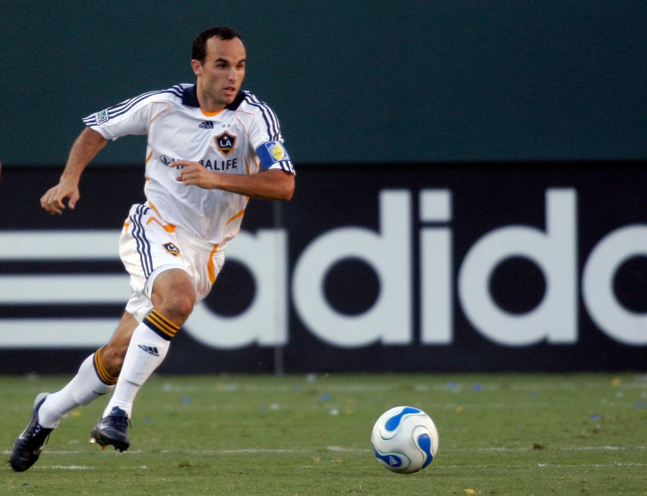 <b>El más ganador </b>
<br>El icónico delantero del Galaxy de la Selección de Estados Unidos, Landon Donovan, es el jugador con más campeonatos con un total de seis títulos (2001, 2003, 2005, 2011, 2012 y 2014), de los cuáles, los últimos cuatro son con este conjunto.