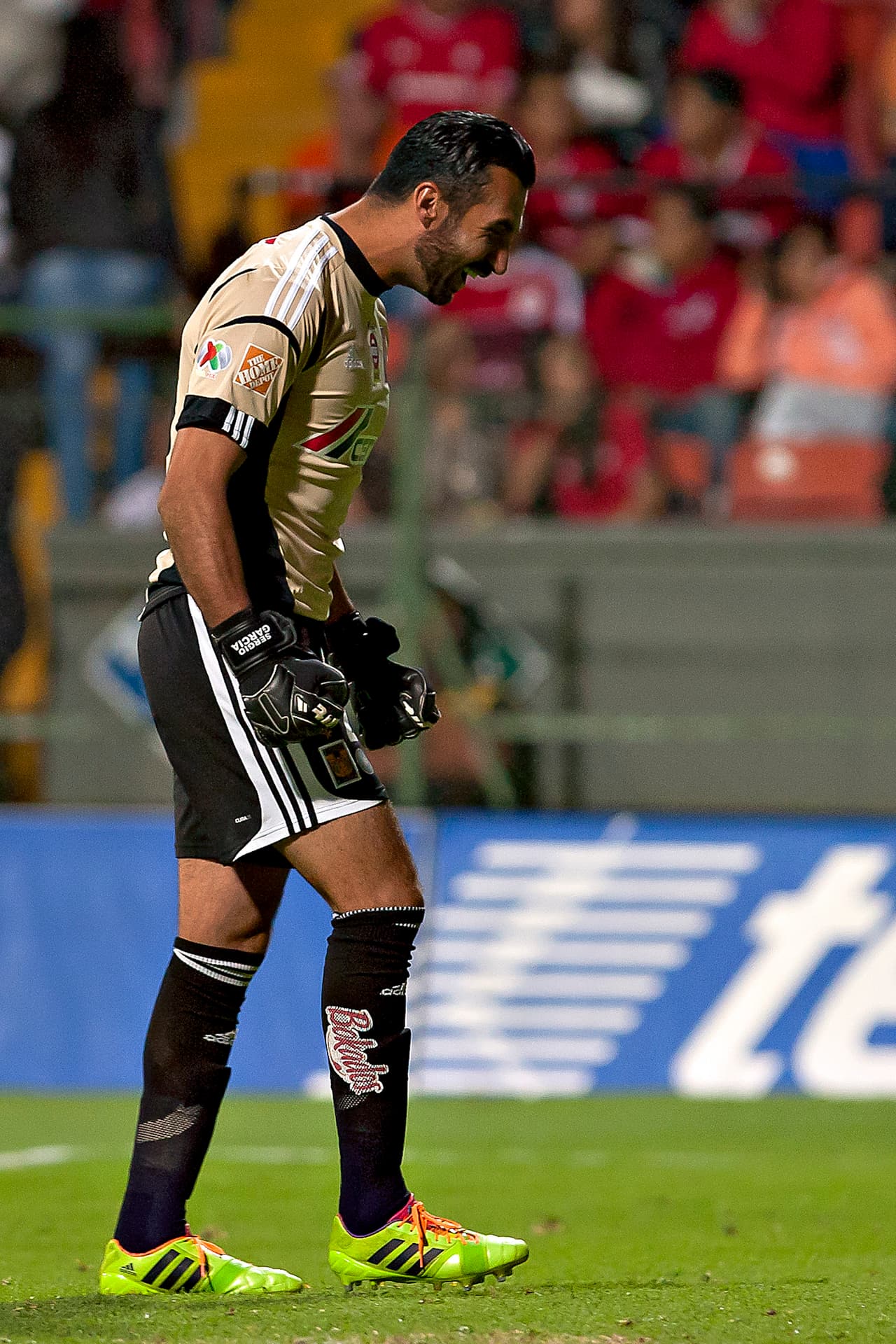 Sergio Alejandro García, Veracruz.- El protector de la portería del equipo de los Tiburones Rojos, fue abatido en 6 ocasiones por los jugadores de los Tuzos.