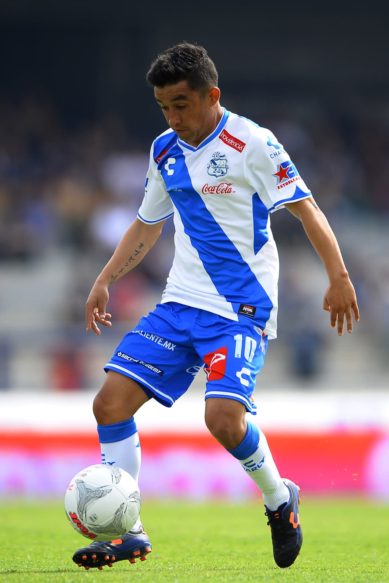 Christian Bermúdez, Puebla.- El jugador de la Franja vio el cartón rojo en el empate a 0 contra el equipo de Tigres, por lo que no podrá ayudar a sus compañeros durante la siguiente fecha del C2016.