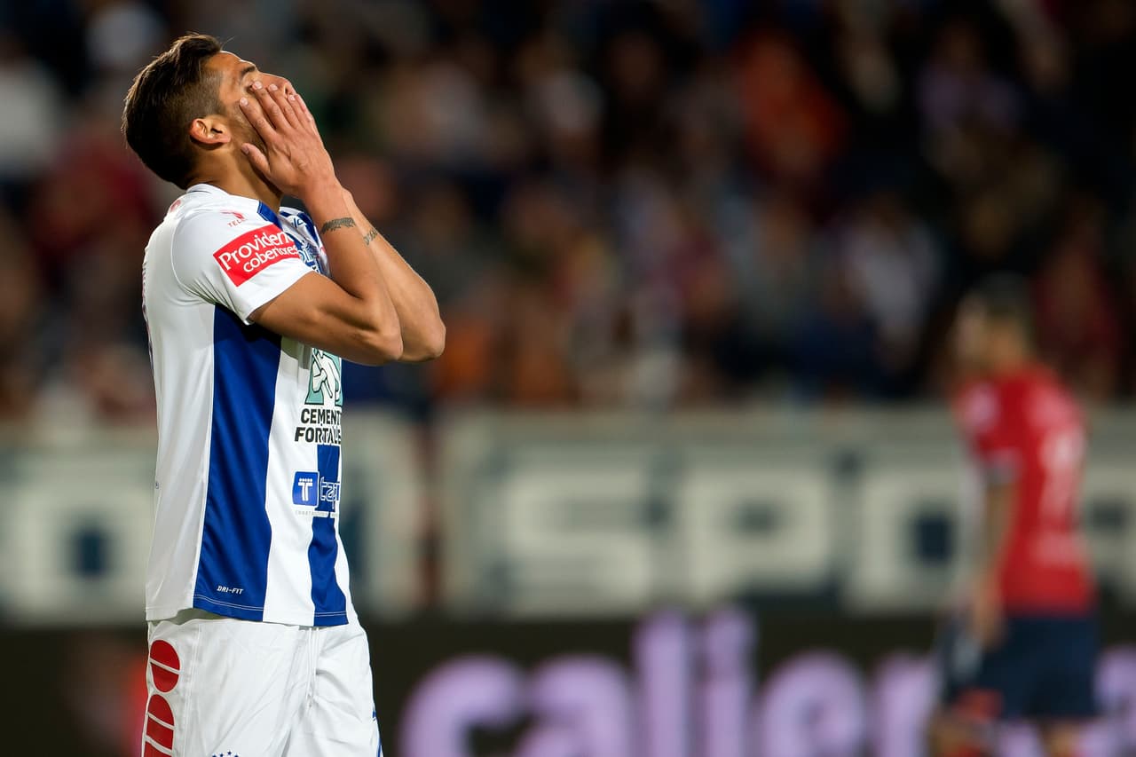 Franco Jara, Pachuca.- El jugador de los Tuzos tuvo en sus pies la oportunidad de anotar mediante la pena máxima, pero mando la de gajos al centro de la portería, por lo que el cancerbero de Veracruz logró impedir que el balón entrara a la portería.