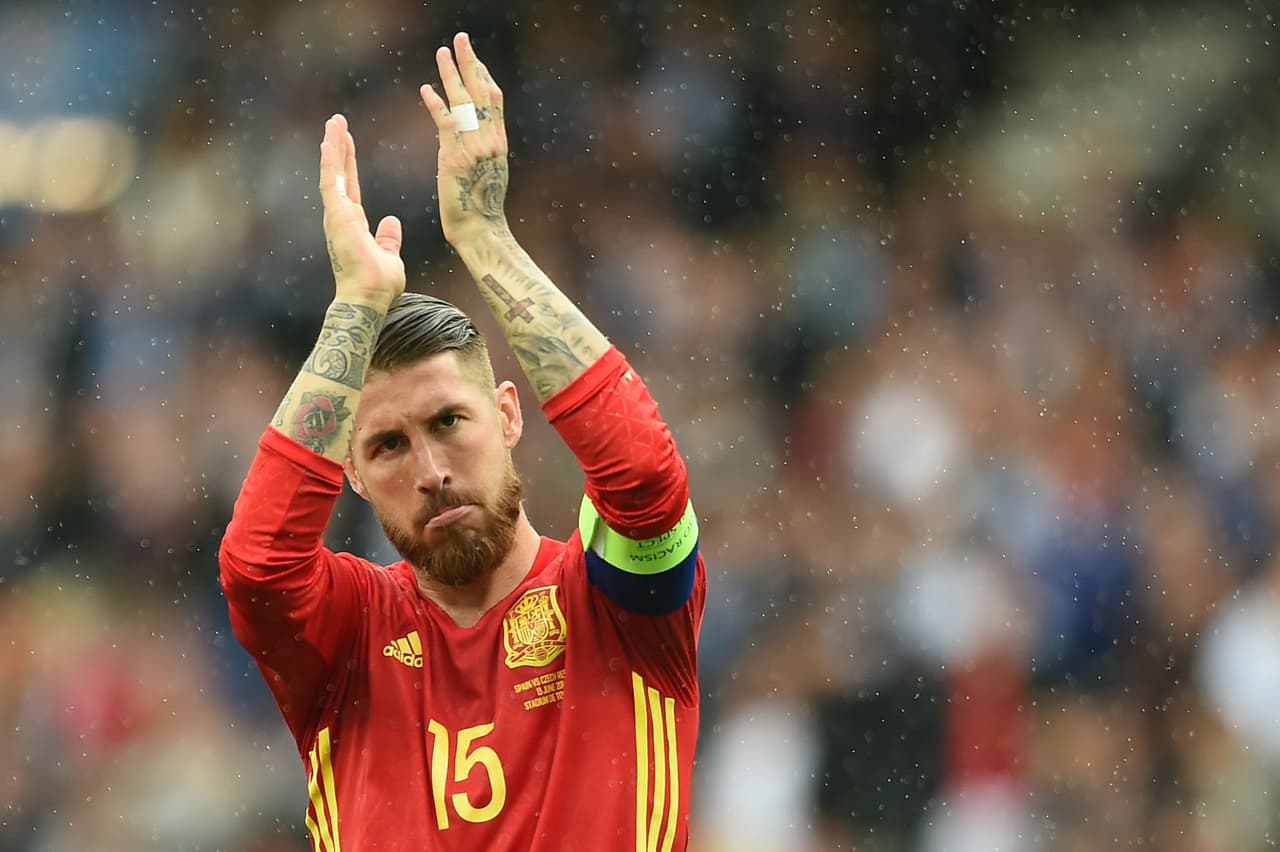 Sergio Ramos aplaudió el apoyo de las tribunas.