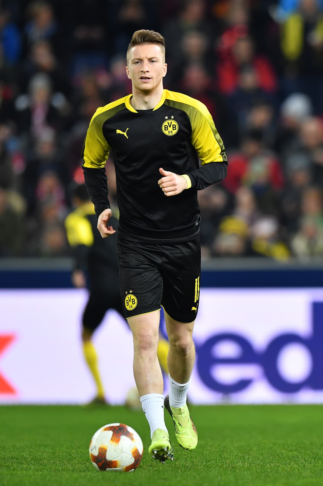 El RB Salzburgo ganó 2-1 en el Signal-Iduna Park y complicó la serie para el Borussia Dortmund que no pudo darle vuelta a la serie en la Red Bull Arena.