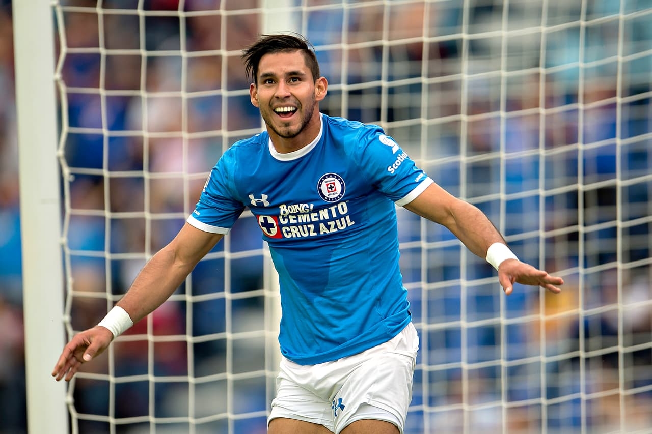 Rayados quiere cambiar gran parte de su plantilla y en los planes de caras nuevas estaría el delantero paraguayo Jorge Benítez, quien marcó siete goles con Cruz Azul en la pasada temporada.