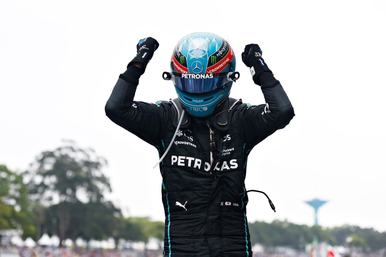 George Russell ganó su primera carrera en la Fórmula 1; Sergio Pérez finalizó séptimo, mientras que Hamilton y Sainz completaron el podio en el GP de Brasil.