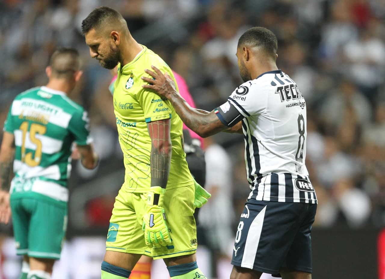 Y en un encontronazo con Avilés Hurtado, salió lastimado el portero Jonathan Orozco. A los 38 minutos tuvo que ser remplazado por el juvenil Carlos Acevedo.