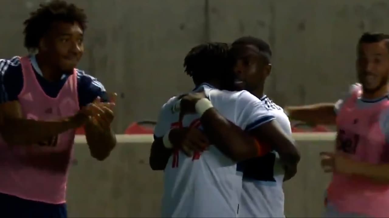 Vancouver empató al Galaxy con buen gol de Bikel