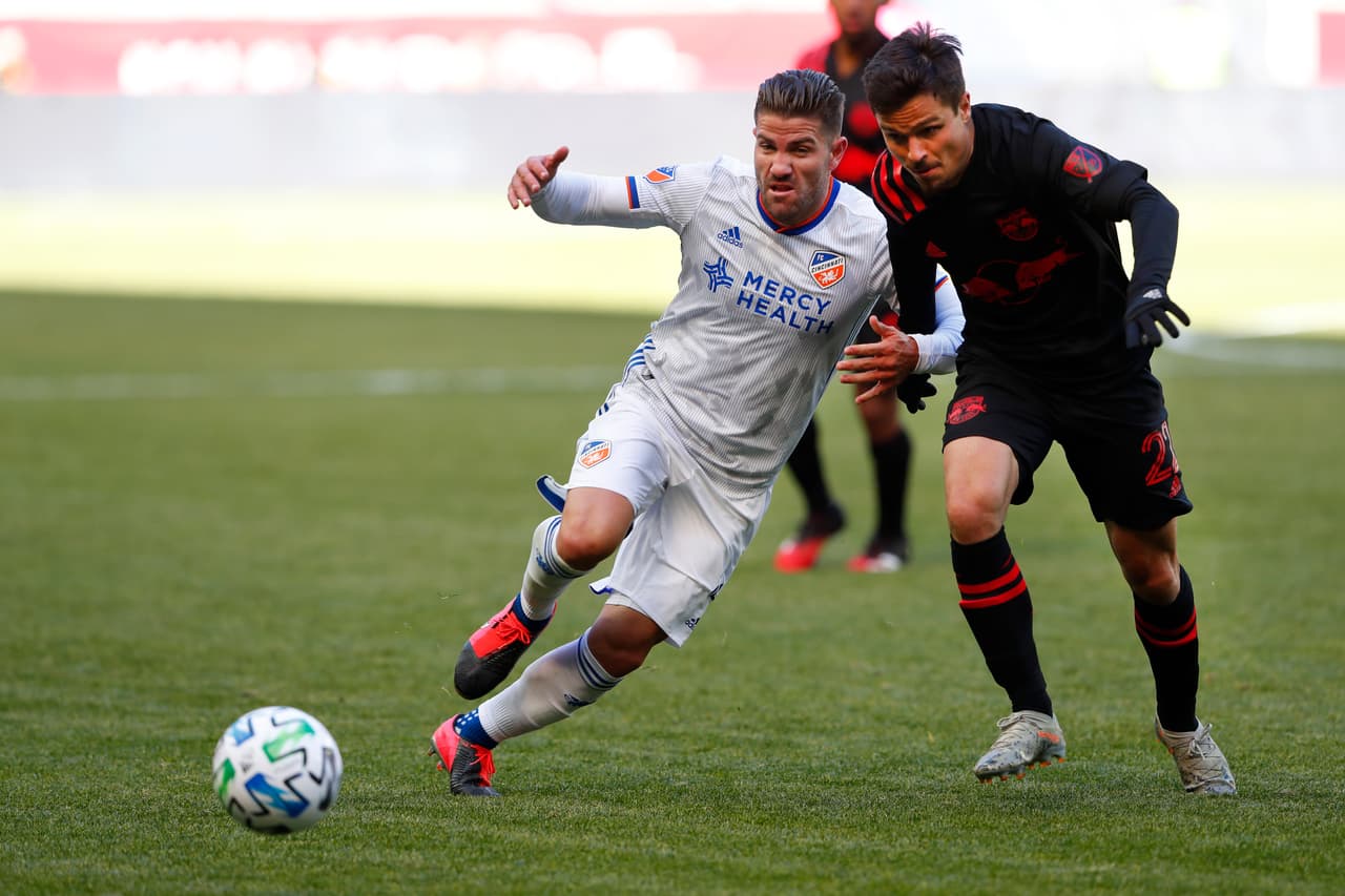 Florian Valot sirvió dos asistencias para New York Red Bulls, que con un plantel renovado y joven debutó con una victoria por 3-1 ante FC Cincinnati.