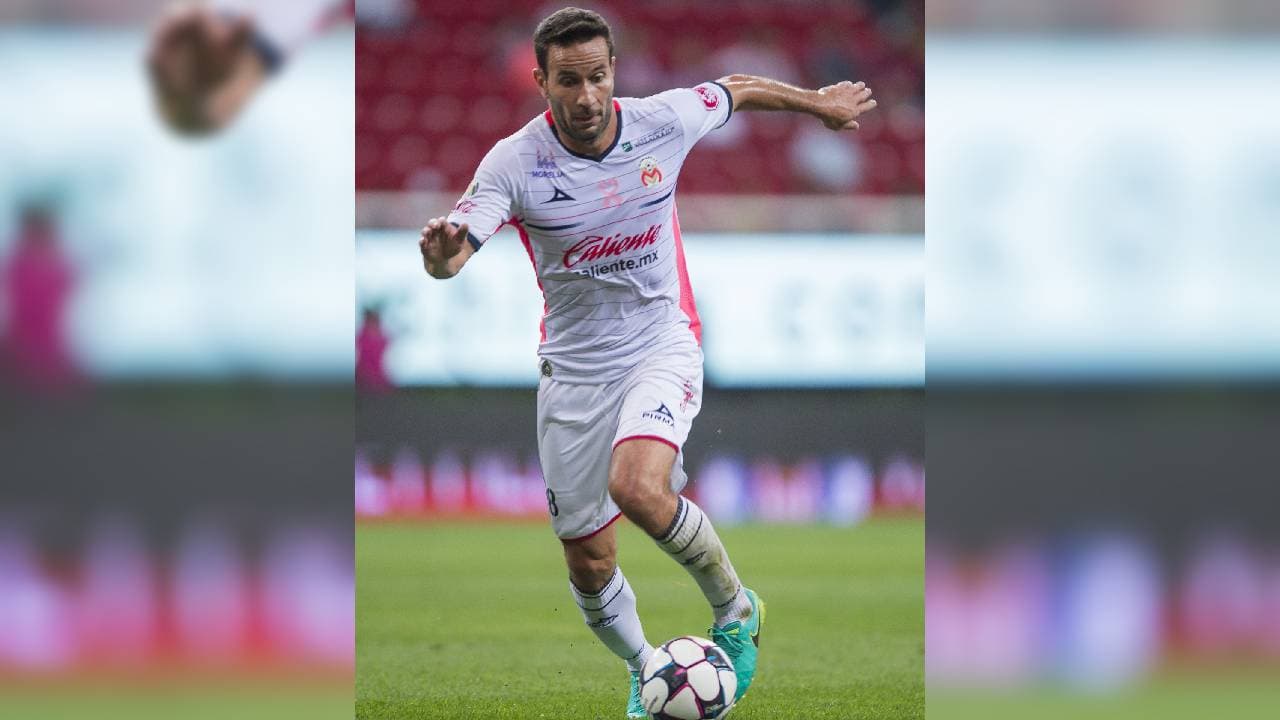 Luis Gabriel Rey | Portó diez uniformes: Lobos BUAP, Potros Zitácuaro, Acapulco, Atlante, Monarcas, Pachuca, Chiapas, América, Puebla y Morelia.