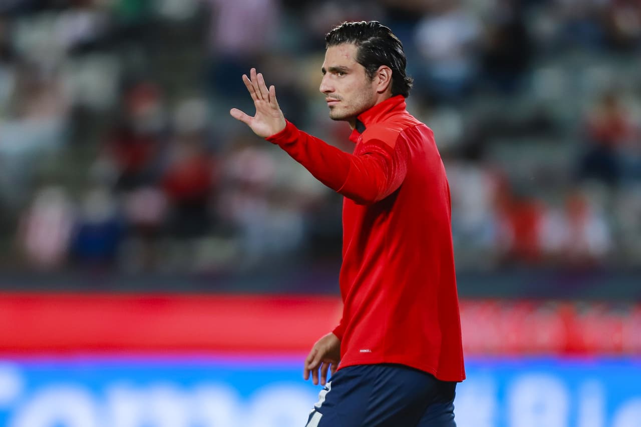 'Pollo' Briseño justifica discusión con Villalpando en serie