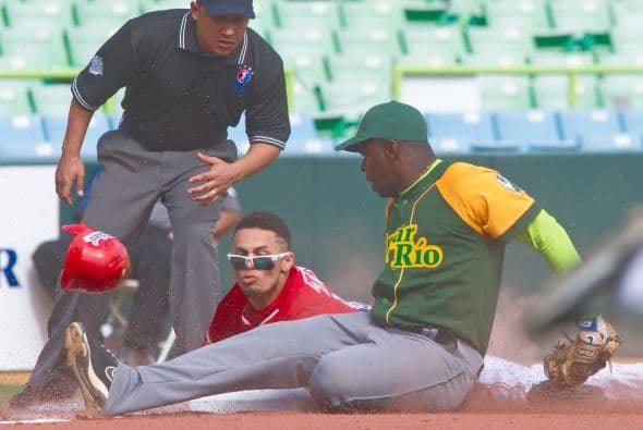 Luego de que Cuba estrenara la pizarra con una carrera en el cuarto inning, remolcada por Yulieski Gurriel, los de México negociaron el empate 1x1 en la parte baja del sexto y facturaron la decisiva un episodio después.