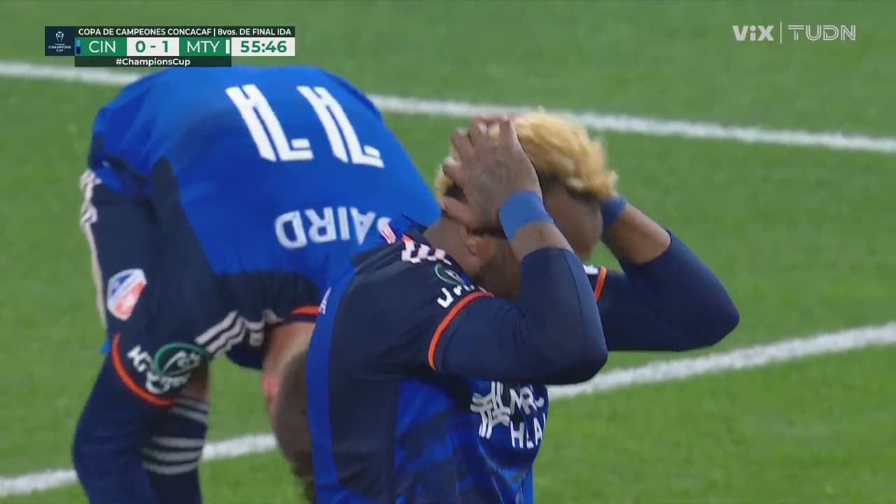 ¡Era una muy clara! Boupendza cruza mucho el tiro y perdona