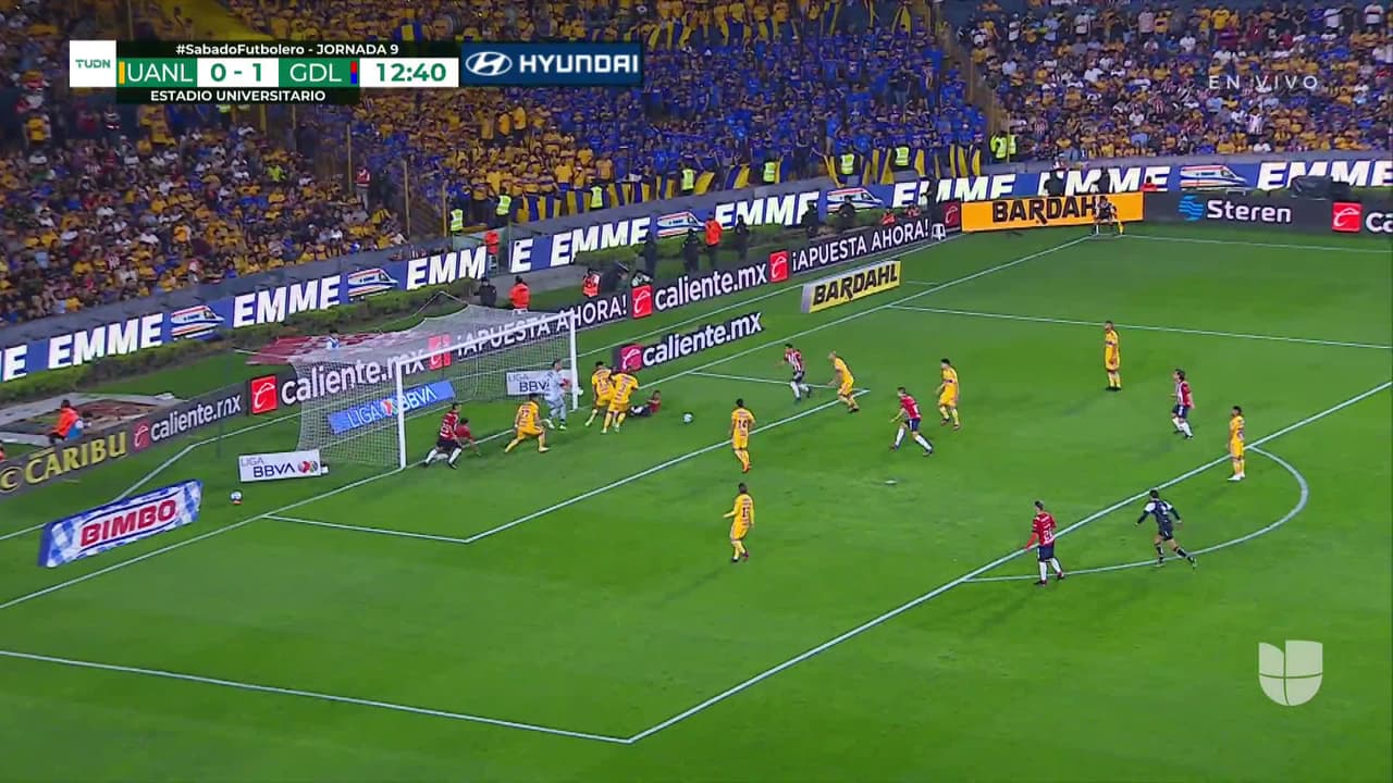 ¡TIRO ATAJADO! disparo por Daniel Ríos.