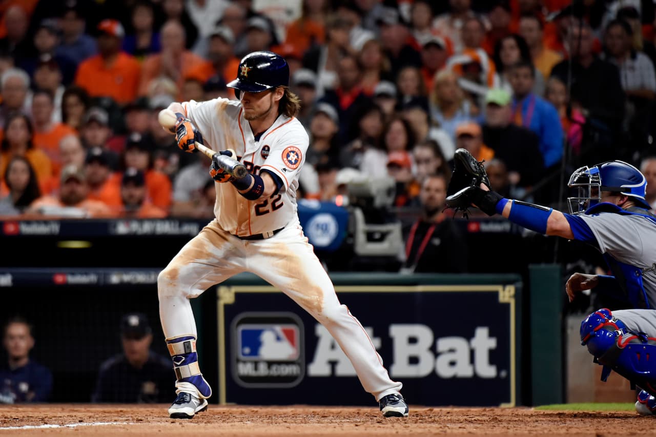 Josh Reddick pegó par de imparables y anotó 2 de las 5 carreras con las que los Astros vencieron a los Dodgers