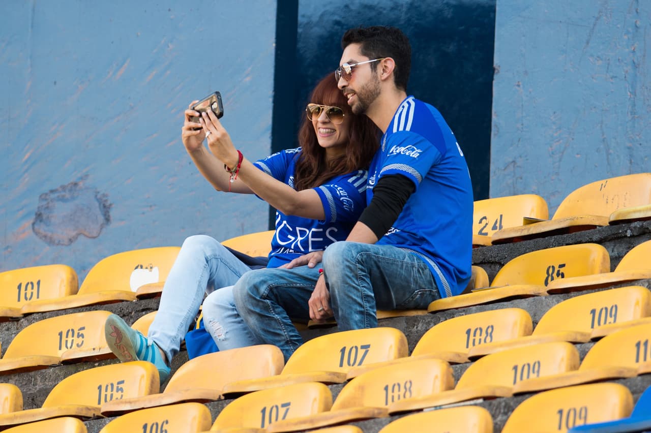El colorido de la afición en la Jornada 10