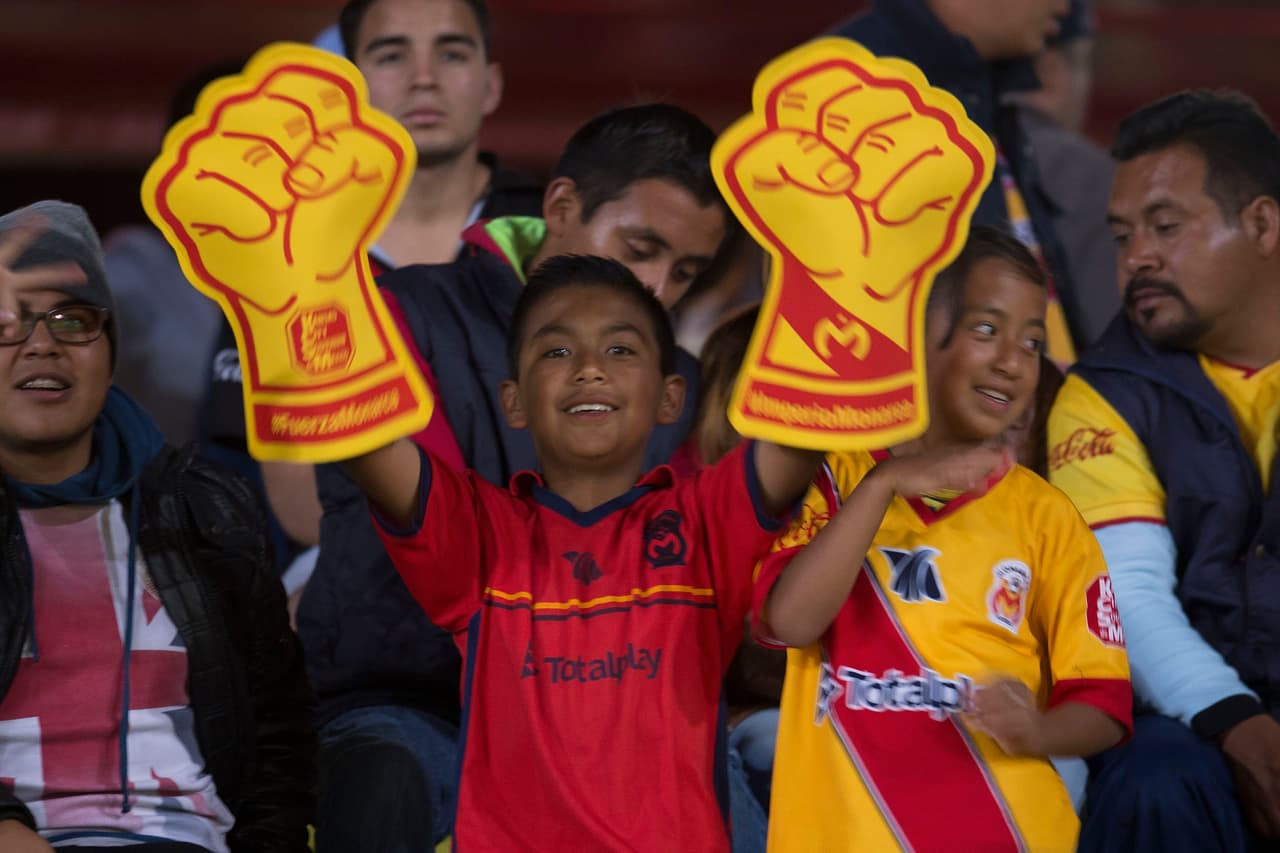 El colorido de la afición en la Jornada 10